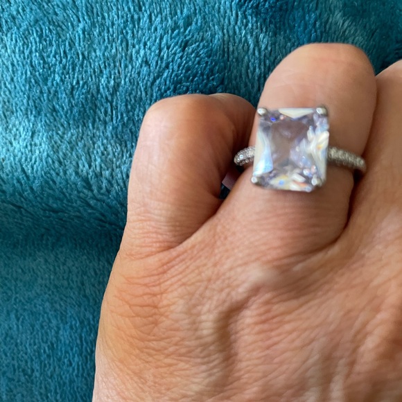 Emerald cut engagement Rings 2 size 7 - Picture 6 of 13